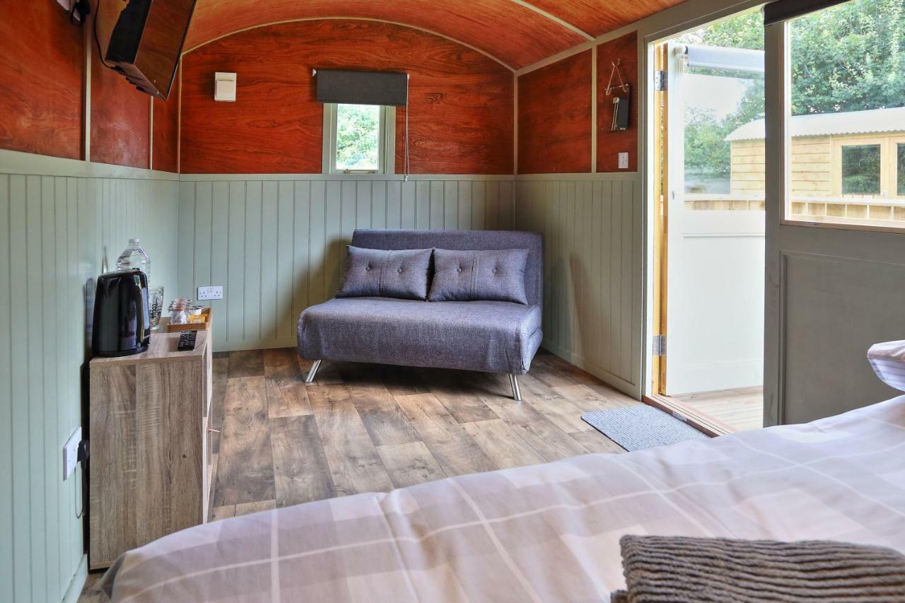 Windmill Inn Уитби Экстерьер фото