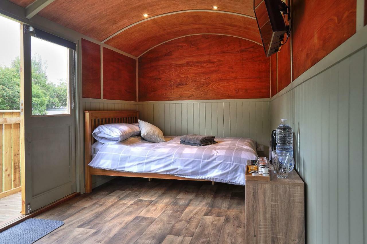 Windmill Inn Уитби Экстерьер фото