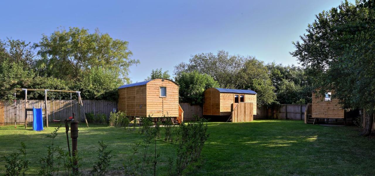 Windmill Inn Уитби Экстерьер фото